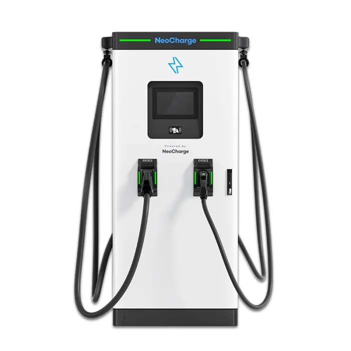 Carregador DC de 120 kW NeoCharge em totem de piso com dois conectores CCS2